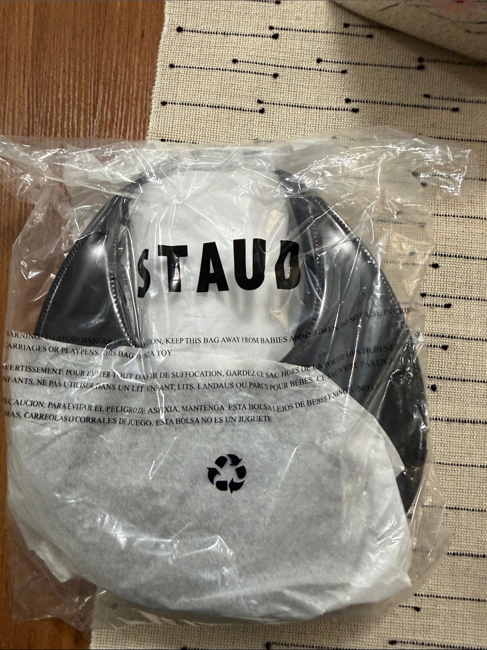 STAUD Moon Bag in Black - Polished - Picture 2 of 6
